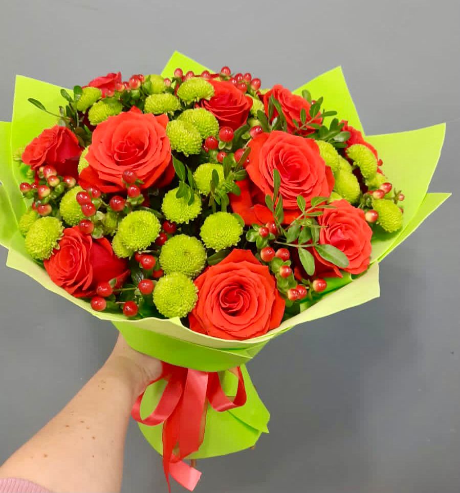 Букет цветов из: Хризантемы и Розы в Любохне