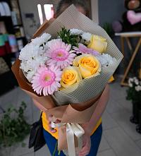 Букет цветов из:  Герберы, Розы и Хризантемы в Любохне