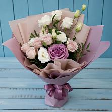Букет цветов из:  Розы и Лизиантусы в Любохне