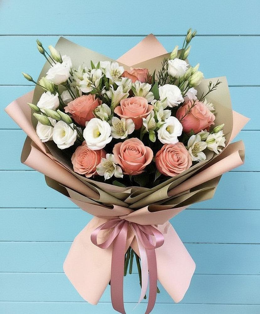 Букет цветов из: Розы, Альстромерии и Лизиантусы в Любохне