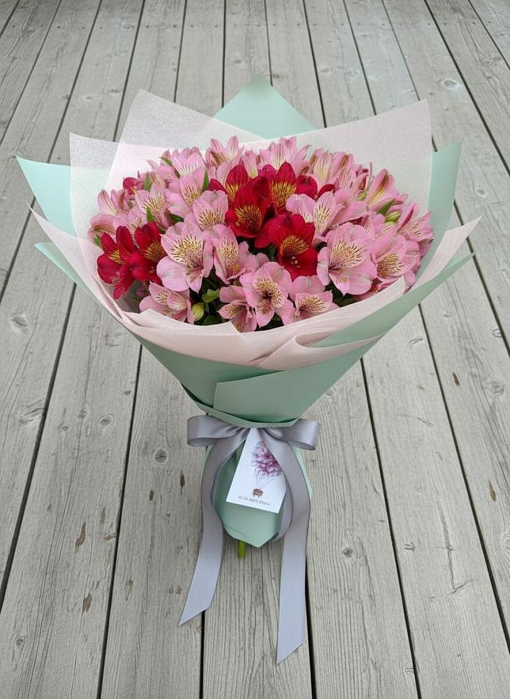 Букет цветов из: Альстромерии в Любохне