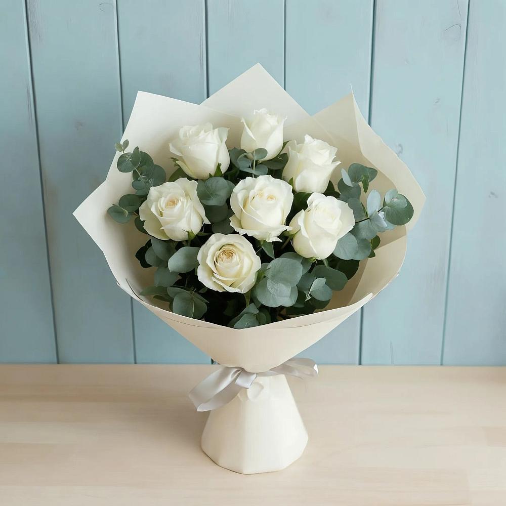 Букет Белые розы в Эвкалипте в Любохне