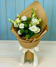 Букет цветов из:  Хризантемы и Лизиантусы в Любохне