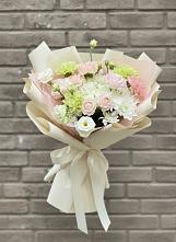 Букет цветов из:  Гвоздики, Розы, Лизиантусы и Хризантемы в Любохне