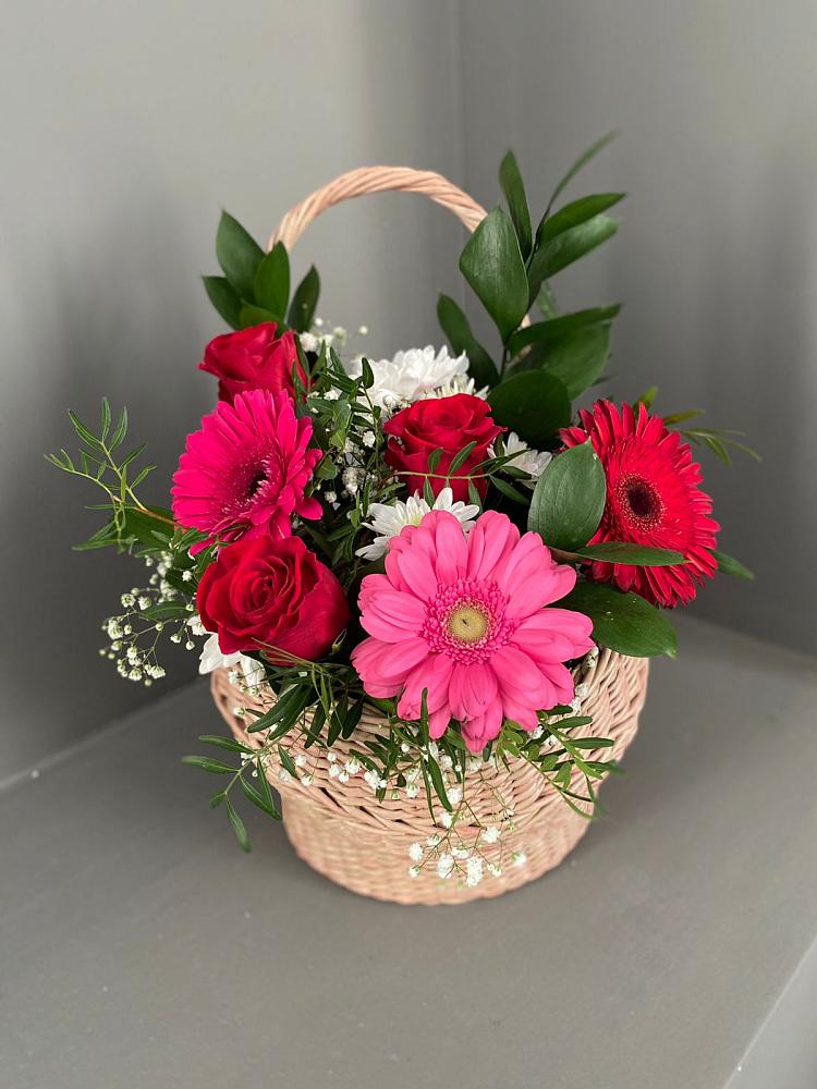 Цветочная композиция из Розы, Хризантемы и Герберы в корзине в Любохне