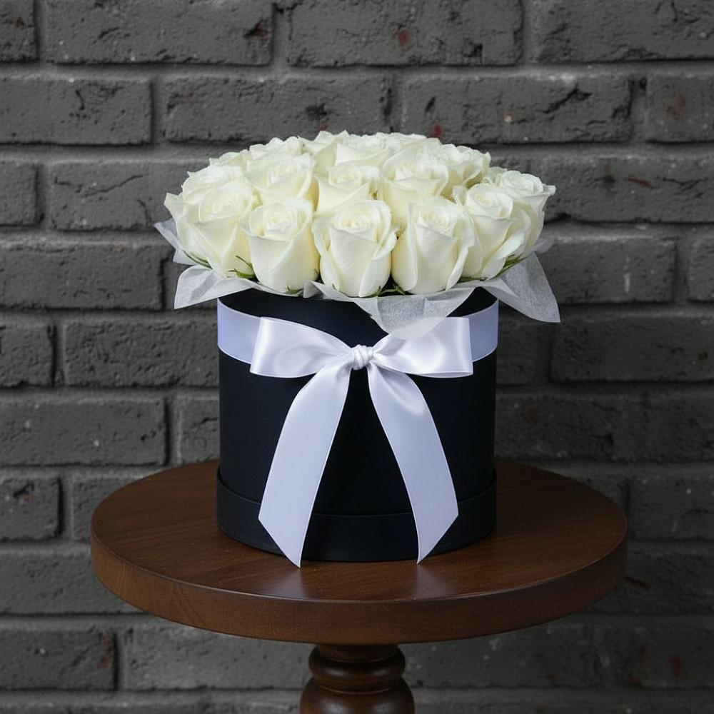 Цветочная композиция из Розы в шляпной коробке в Любохне