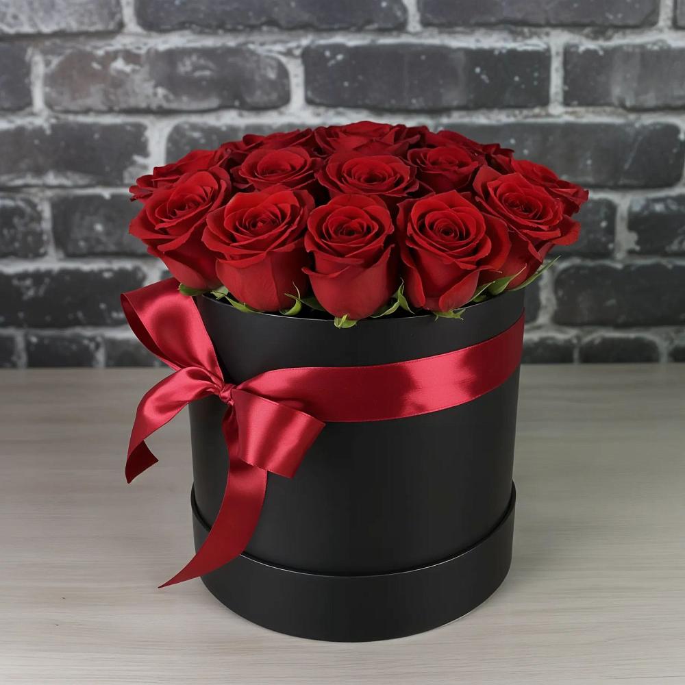 Цветочная композиция из Розы в шляпной коробке в Любохне