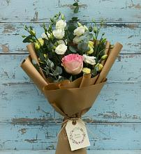 Букет цветов из:  Розы и Лизиантусы в Любохне
