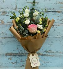 Букет цветов из:  Розы и Лизиантусы в Любохне